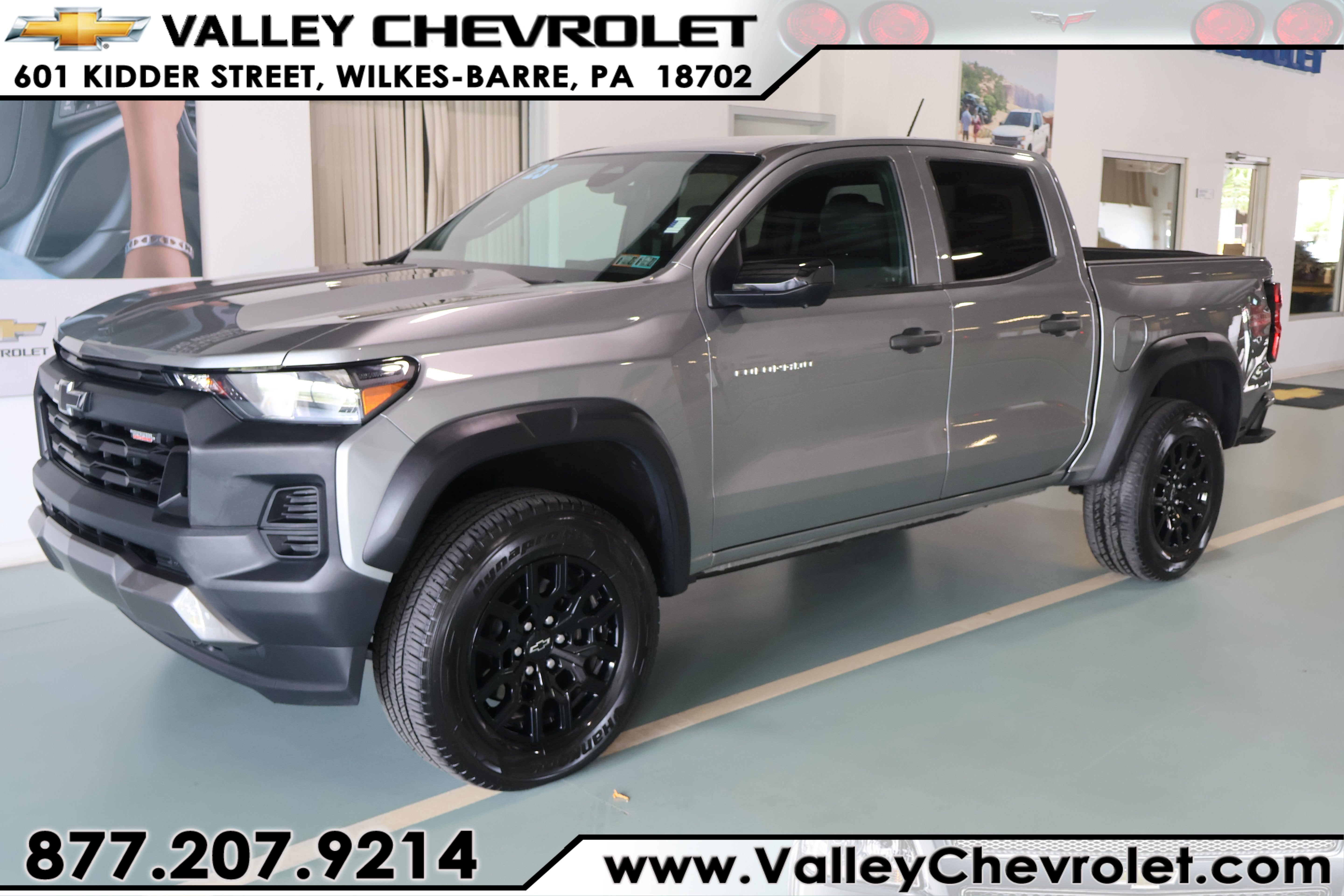 2023 Chevrolet Colorado Trail Boss in Sterling Gray Metallic — front three-quarter view